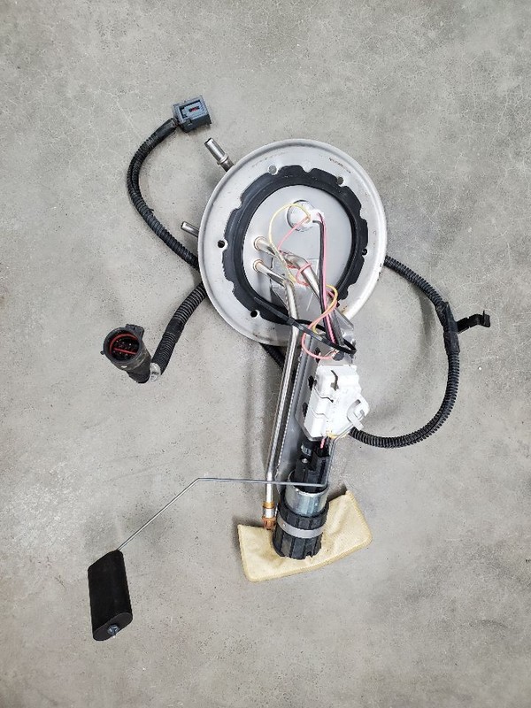 Fuel Pump Assembly Fits 00-02 CROWN VICTORIA 283037