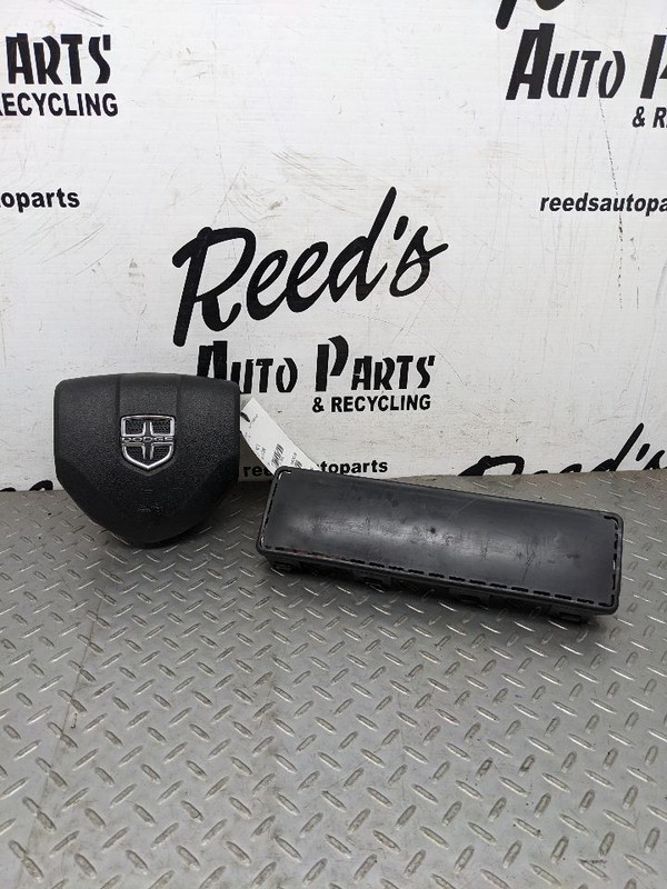 DODGE CARAVAN 2011-2012-2016-2019 OEM LH Airbag driver knee left STEERING WHEEL