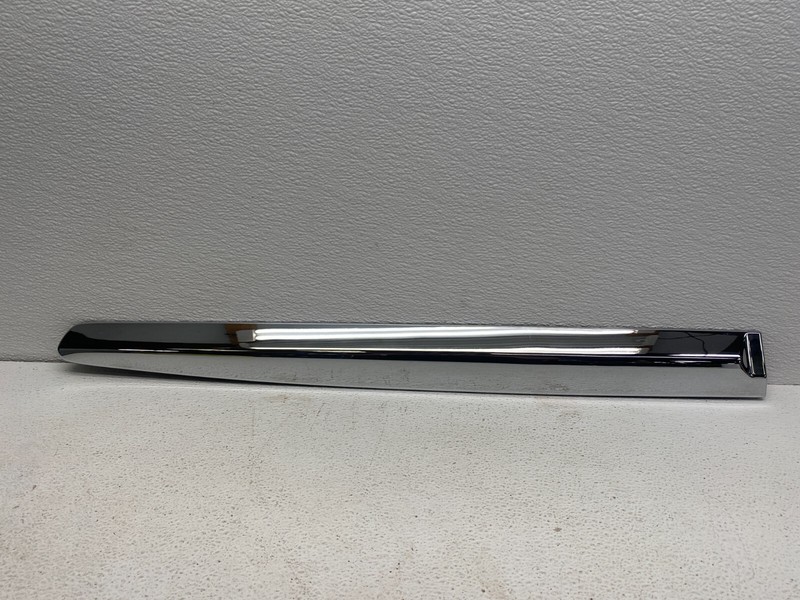 2016-2020 INFINITI QX60 REAR LEFT SIDE LOWER DOOR MOLDING TRIM OEM LOT638