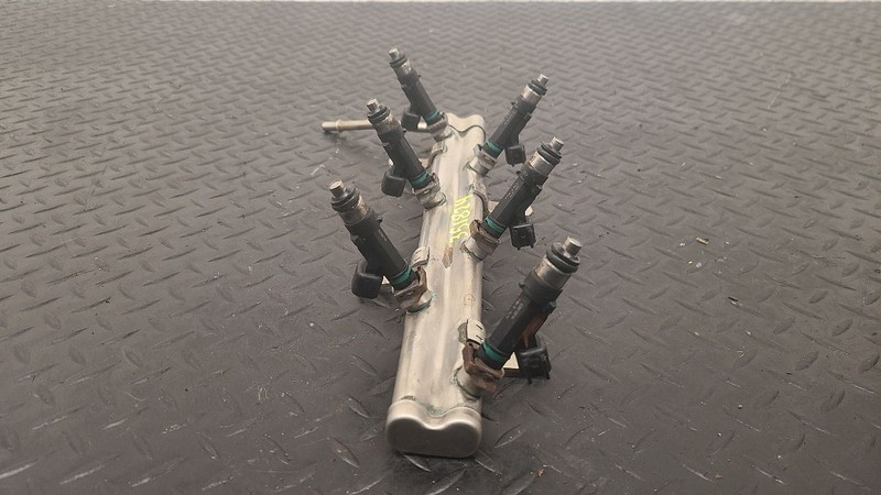 08-10 Dodge Caravan 3.3L 3.8L Fuel Injector Rail W/ Injectors OEM 4861666AA