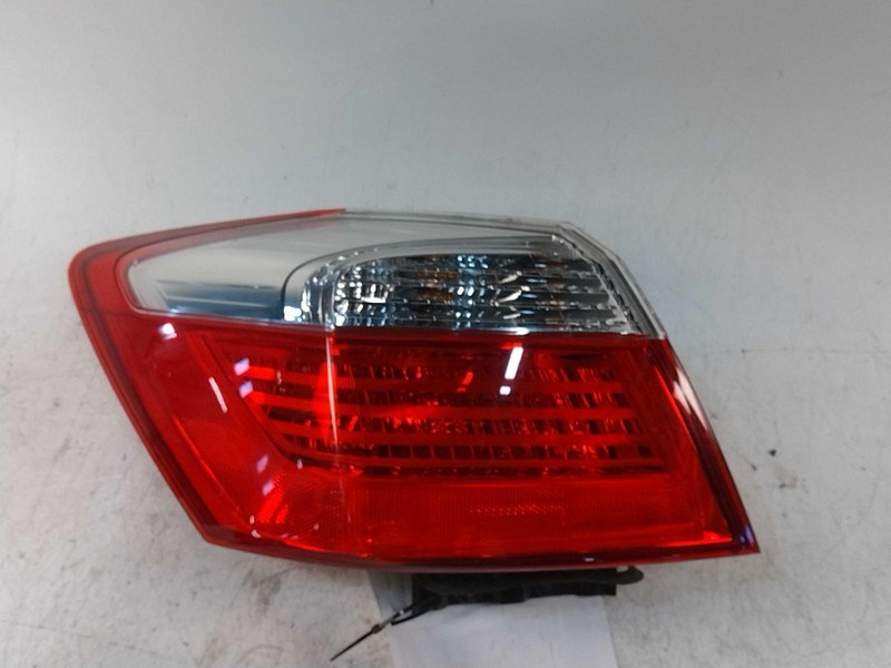 2015 Honda Accord Left Tail Light Assembly Grey OEM Minor Scuffs 147694