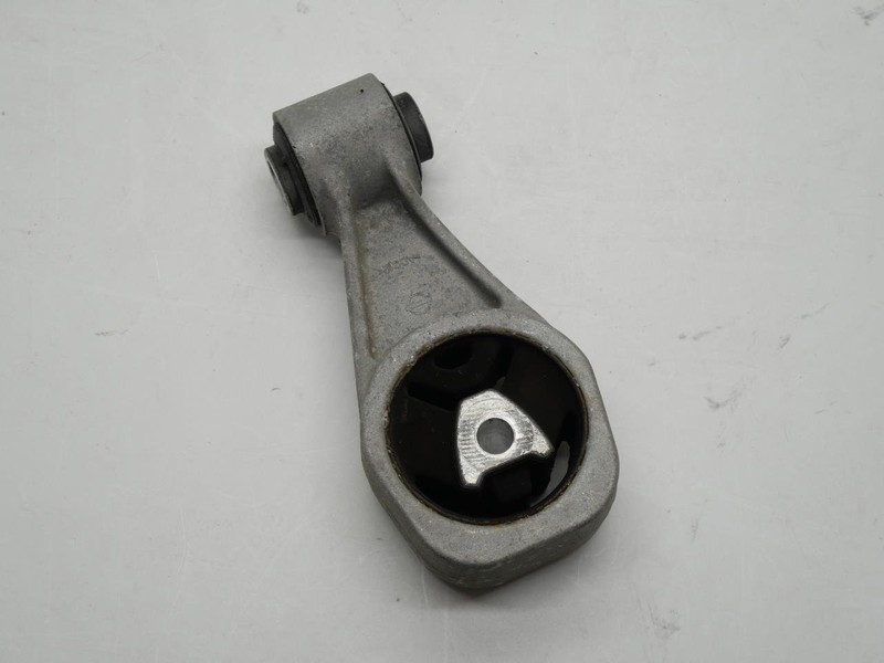 11-17 Nissan Juke FWD M/T 1.6L Right RH Passenger Engine Mount Torque Rod OEM