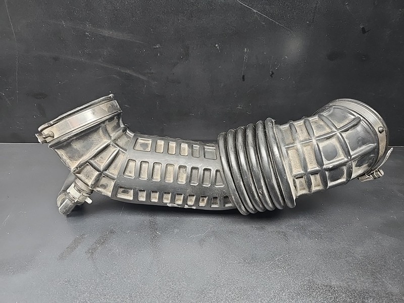 INFINITI M56 Q70 11-19 OEM RIGHT RH AIR BOX CLEANER INTAKE HOSE TUBE PIPE 5.6L