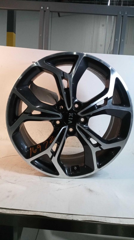 2021 KIA Sportage OEM Wheel 19x7.5 Red Alloy Used 59000 Miles 52910D9470