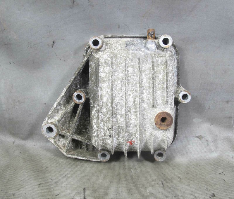 1977-1983 BMW E21 320i Coupe Factory Rear Differential Carrier Cover Mount OEM