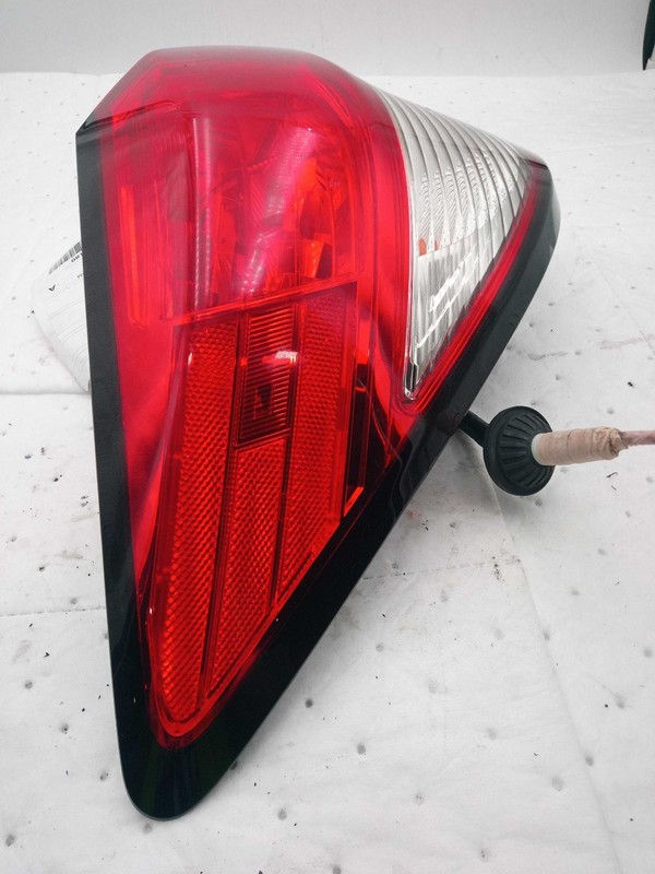 2020 Honda HR-V Left Tail Light Assembly Grey 677871 Used 130k Miles