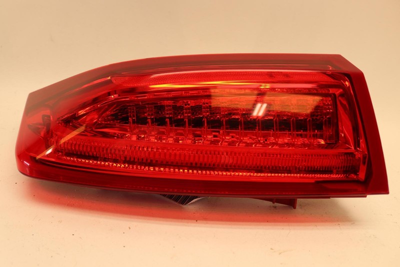 2013-2018 CADILLAC ATS SEDAN REAR RIGHT PASSENGER SIDE BRAKE TAIL LIGHT LAMP OEM