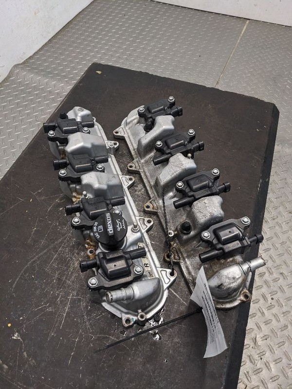 2014-2019 SILVERADO 1500 5.3L LH RH VALVE COVERS COMPLETE OEM PAIR1182826