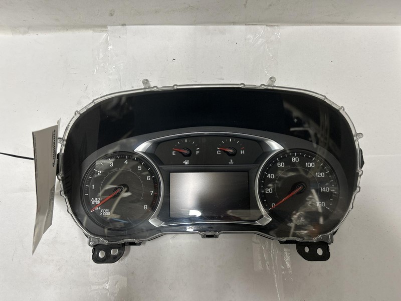 2018 TRAVERSE Speedometer w/multi-color display 84404692 3.6L 59k miles OEM 18
