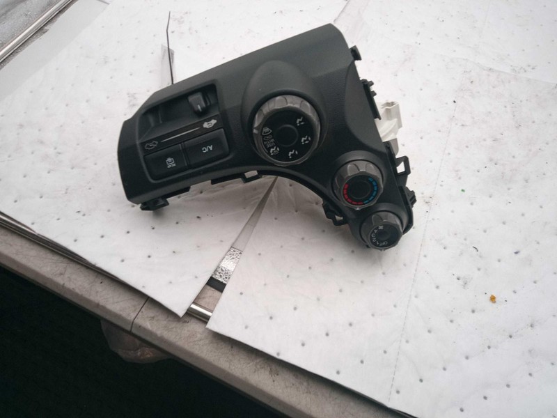 2011 Honda Fit A/C Selector Switch OEM Silver Used 425K Miles NJ25-27921-710704