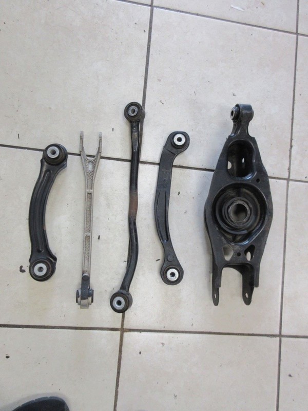 2015-2022 Dodge Challenger R/T OEM RWD Rear Right Passenger Control Arm Set