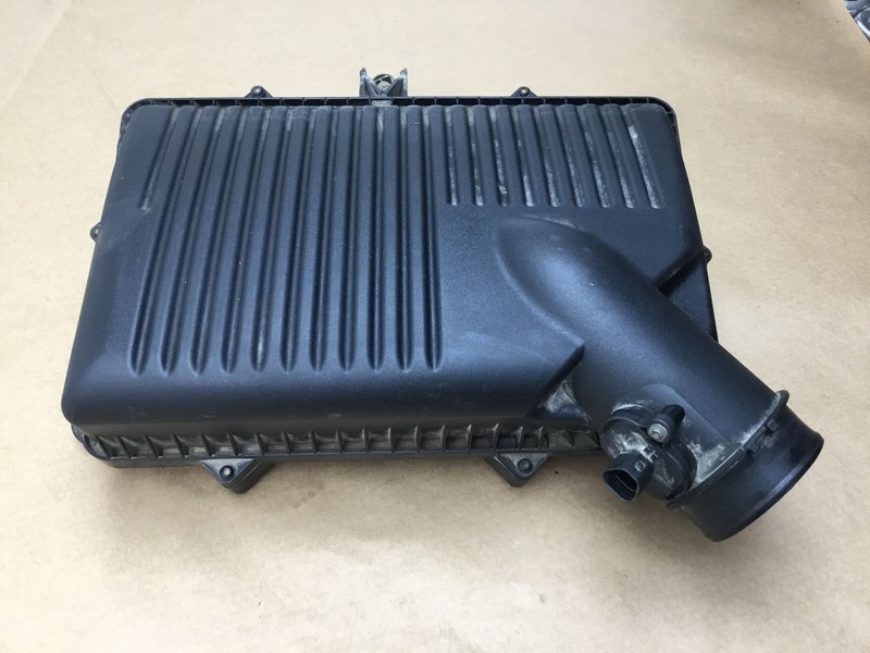 11 - 12 Fisker Karma 2012 Right Passenger Air Intake Cleaner Filter Box :Y