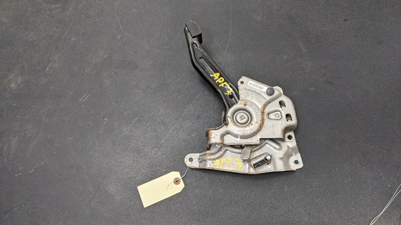Emergency Parking Brake Pedal 2016 Chevrolet Suburban 23398607 2015-2019 2020