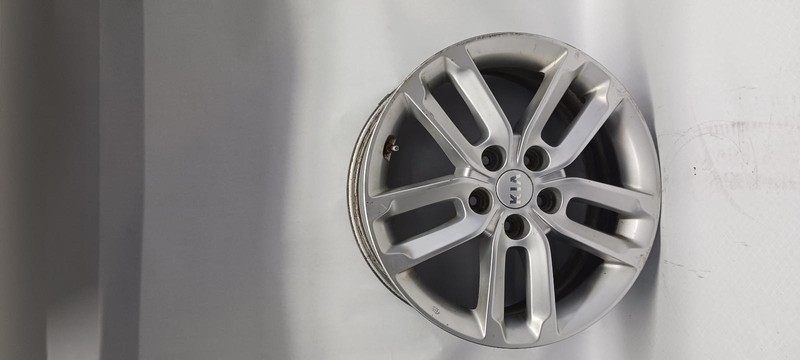 14-'15 KIA SORENTO Wheel 17x7 alloy OEM Grade B