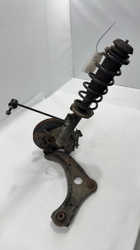 2018-2024 Nissan Kicks S 1.6L LH Driver Front Left Knee Assembly OEM 61K Miles