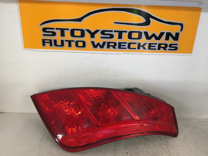 03-'05 NISSAN MURANO Right Passenger Taillight OEM Grade B Condition!