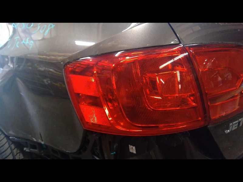 Driver Tail Light Sedan Base Incandescent Lamps Fits 11-14 JETTA 1641655