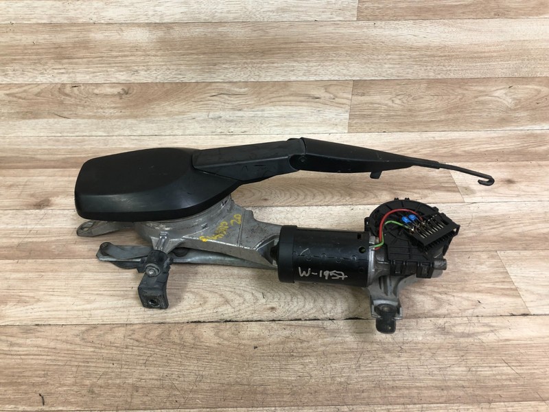 MERCEDES BENZ OEM W208 CLK320 CLK430 FRONT WINDSHIELD WIPER WITH MOTOR 98-03 3