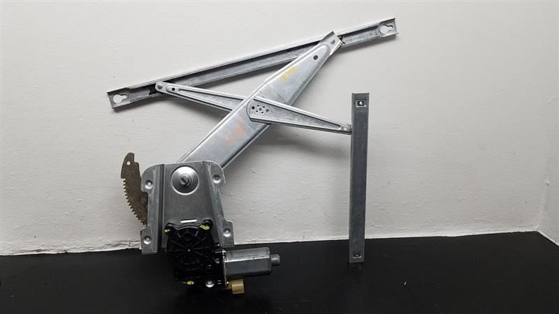 04-06 Dodge Durango Front Left Driver Window Regulator OEM 55362207AC
