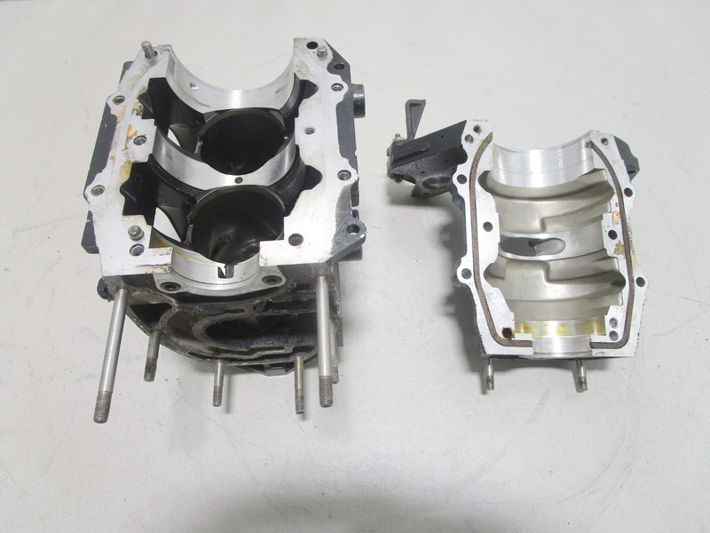 851-7940A6 Mercury Outboard 35 HP 2 Cyl Cylinder Block Crank Case