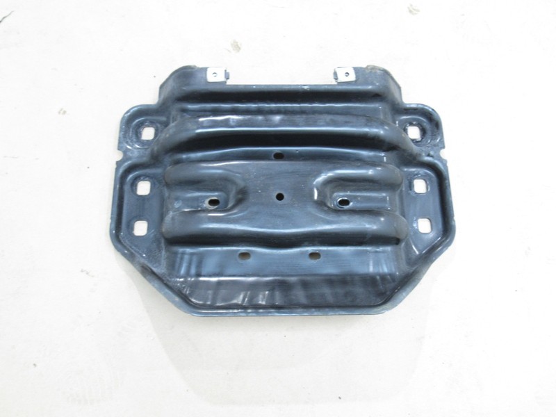 Mercedes S550 C217 2015 4.7L AWD Transmission Crossmember Mount Bracket 14-17 |