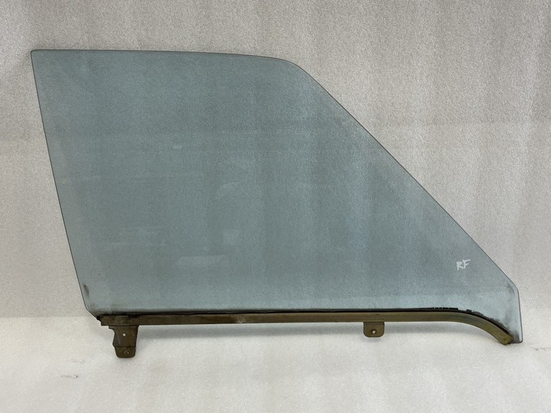 1979 HONDA ACCORD SEDAN RIGHT PASSENGER SIDE FRONT DOOR GLASS WINDOW