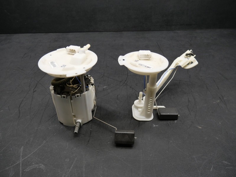 2010-2015 Chevrolet Camaro SS Fuel Pump Sending Unit Gas Tank Level 13584281 OEM