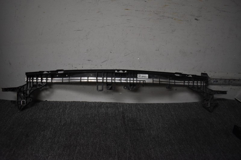 MERCEDES BENZ E CLASS FRONT BUMPER MOUNTING FACTORY OEM
