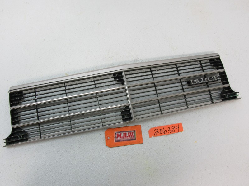 82 83 84 BUICK CENTURY FRONT GRILL GRILLE HOOD MOLDING PANEL BUMPER 25509371 CAR