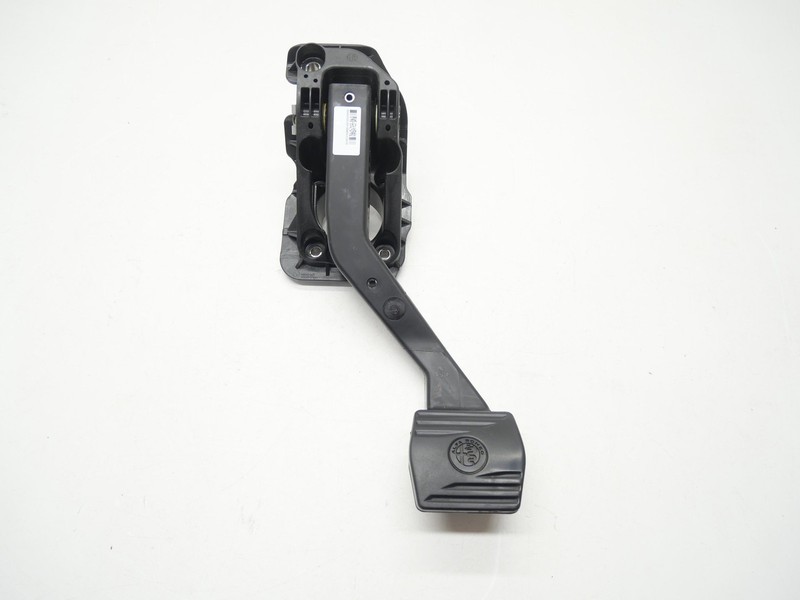 2020 Alfa Romeo Stelvio Brake Pedal Foot Stop Logo OEM