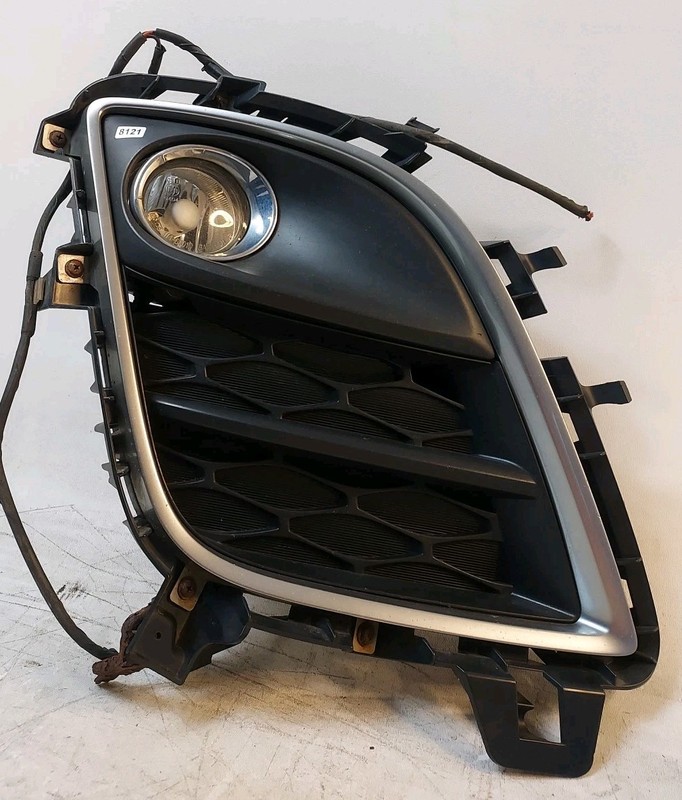2010-12 Mazda CX-7 2.3L Bumper Grille Right Fog Light Insert K3006 Complete OEM