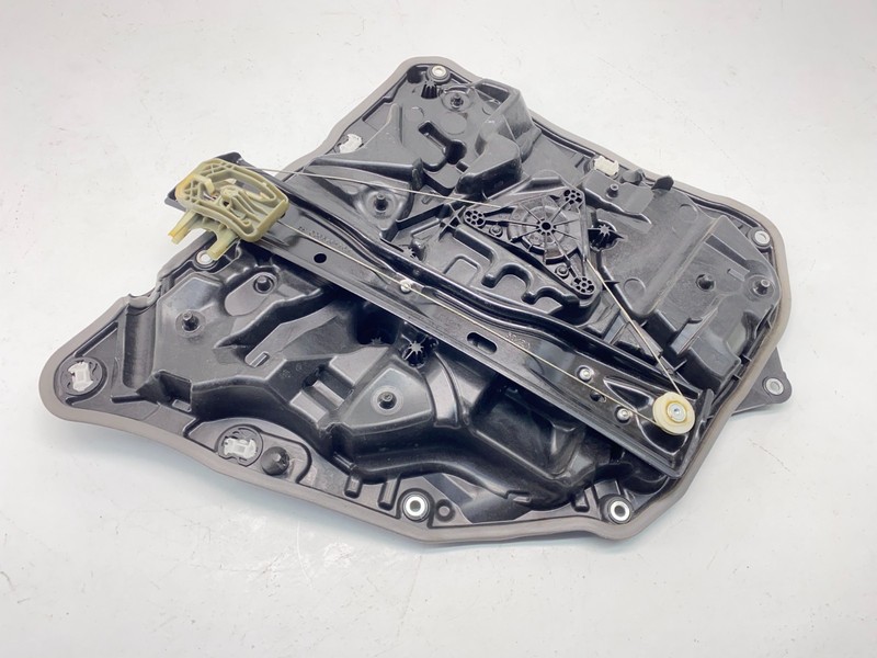2017-2023 BMW F90 G30 530 540 M5 Rear Right Passenger Side Window Regulator OEM✅