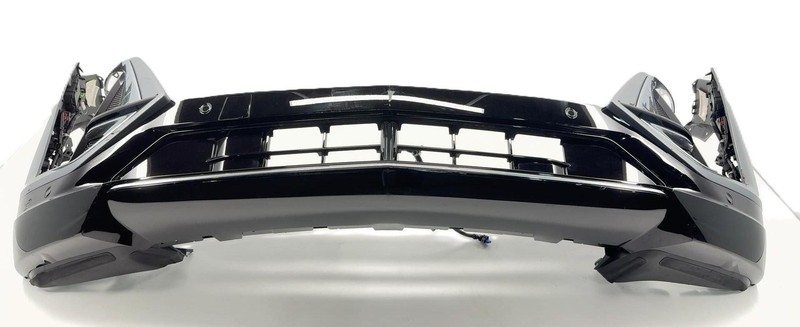 2023 Cadillac Lyriq Front Lower Bumper Assembly W/ Blind Spot Sensors g9k Crack