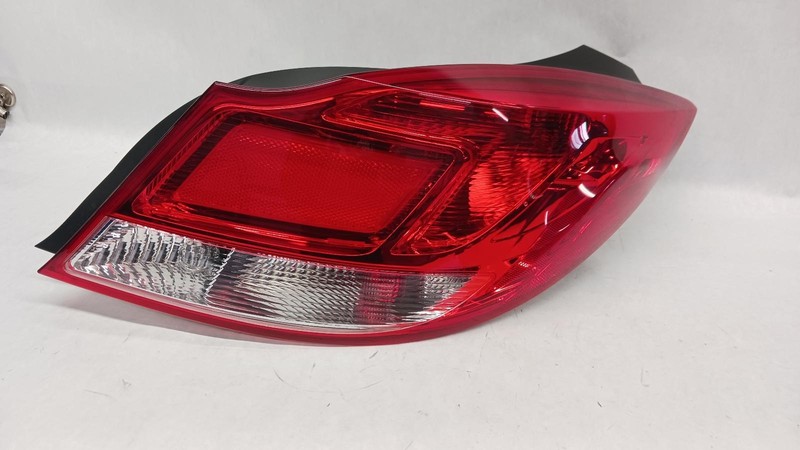 11-'13 BUICK REGAL Right passenger Taillight OEM Grade A!