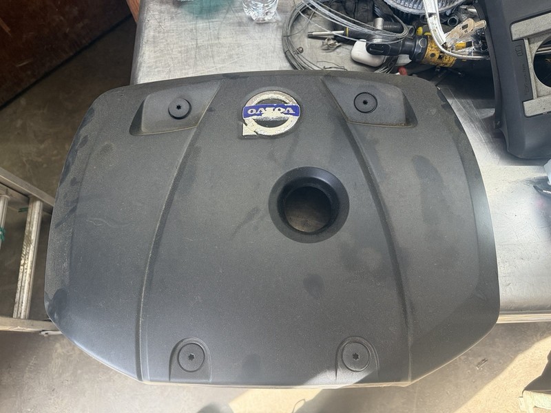 15-18 Volvo XC60 T5 2.0L ENGINE COVER TRIM OEM Also Fits S60, S80, V60, XC70