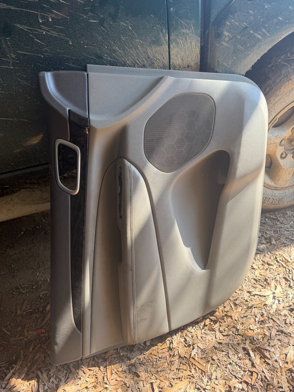 11-22 JEEP GRAND CHEROKEE OEM LH DRIVER SIDE TAN LEATHER FRONT DOOR PANEL TRIM