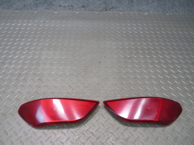 2011-2014 PORSCHE CAYENNE 958 REAR BUMPER RIGHT & LEFT SIDE TRIM REFLECTOR SET
