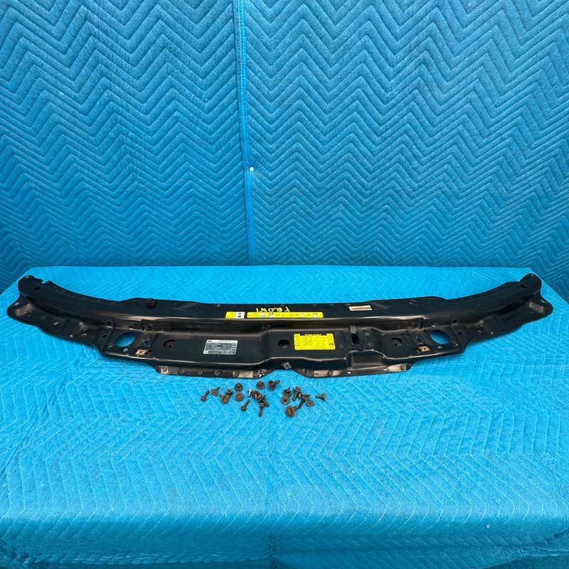 2010–2012 Range Rover L322 Front Radiator Core Support Bracket Mount OEM