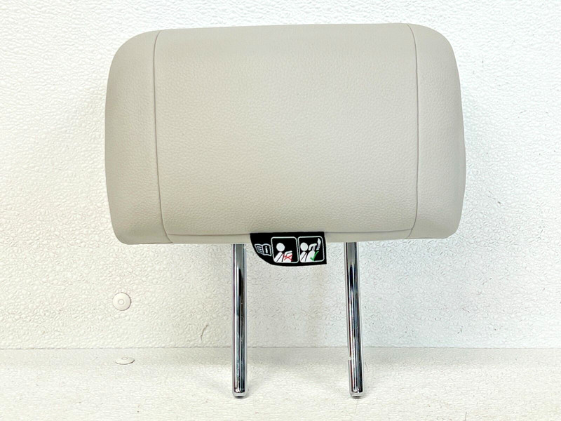 ⭐2014-2019 MERCEDES BENZ CLA250 REAR MIDDLE HEADREST BEIGE ASSEMBLY OEM LOT2463