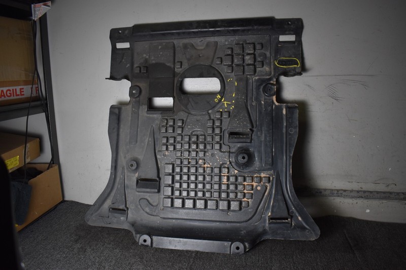 2017-2019 MERCEDES BENZ GLE 63 AMG S BASE CENTER SHIELD FACTORY OEM