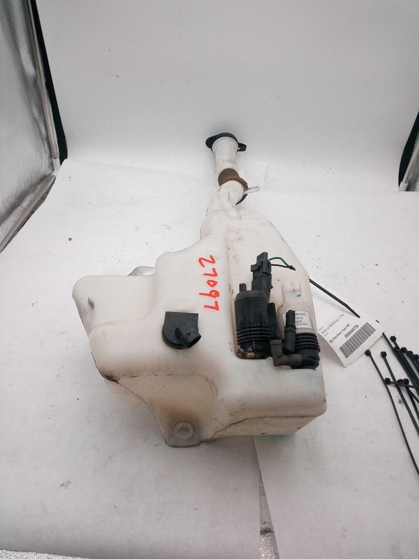Used Washer Fluid Reservoir fits: 2016 Buick EnclaveGrade B