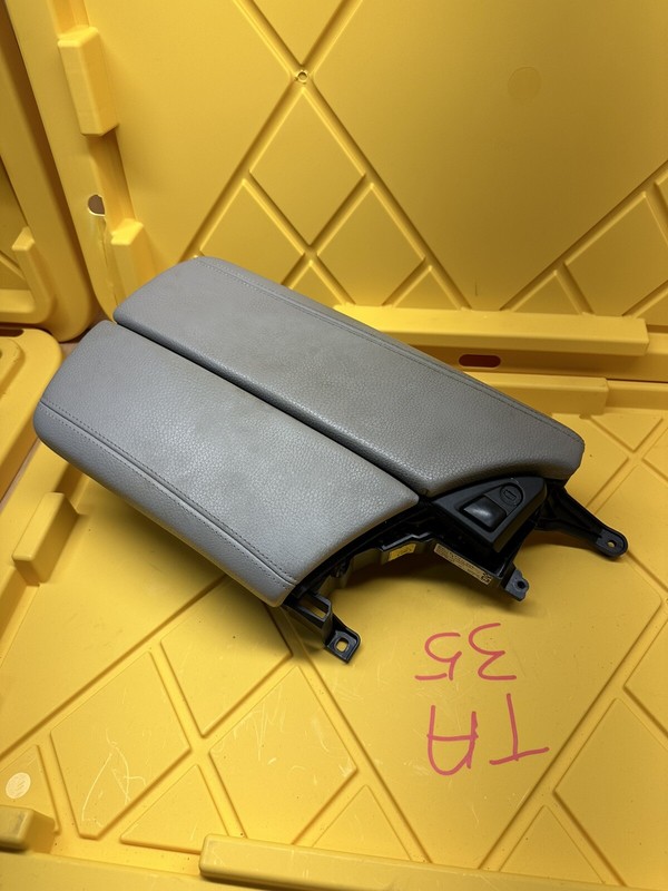 2011-2016 BMW F10 528i 535i 550i xDRIVE CENTER CONSOLE ARM REST LID OEM