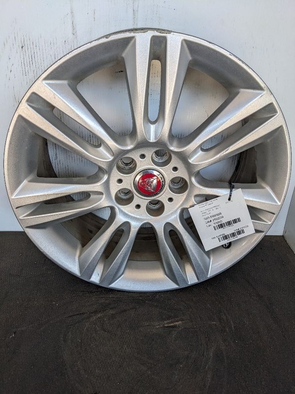 Wheel 18x7-1/2 Alloy 7 Split Spoke Silver Fits 17-19 XE 1176049