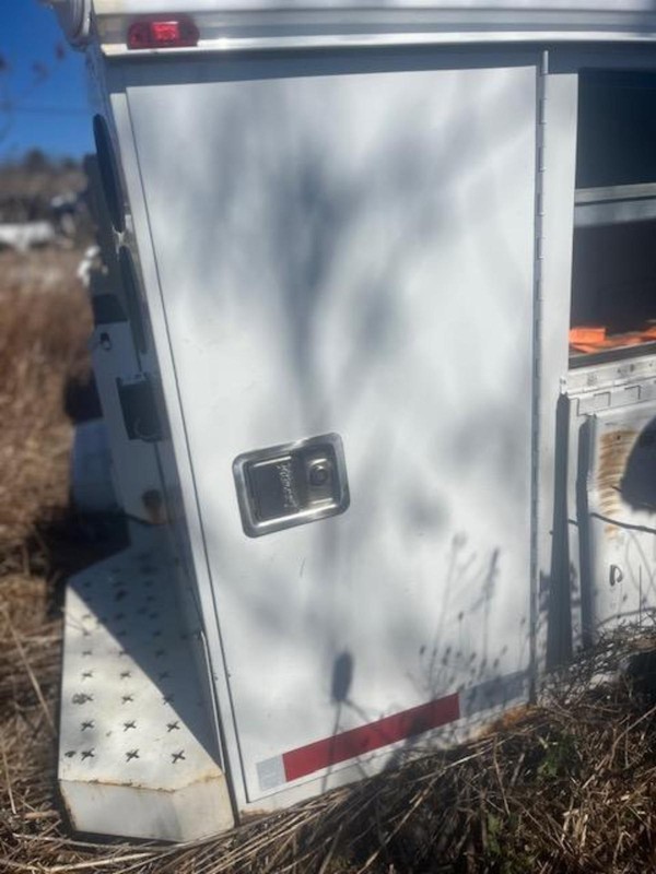 13 FORD F350SD Knapheide utility bed right rear door white 18x36