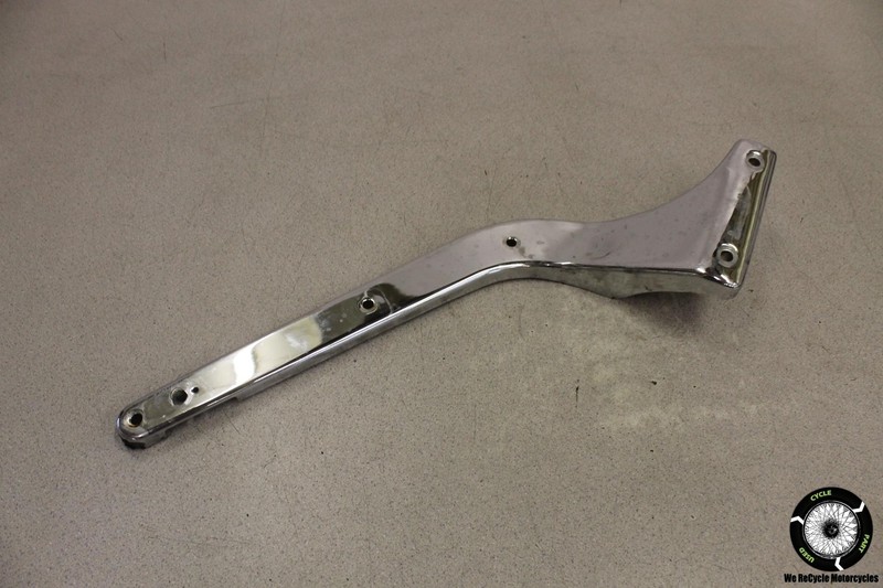 2000 Kawasaki Vulcan 800 VN800A RIGHT REAR FENDER MOUNT BRACKET COVER VN 00