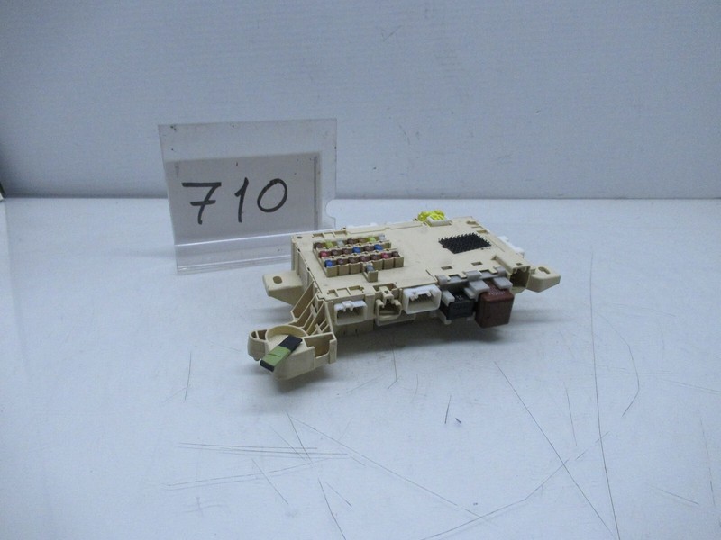 2004-2006 LEXUS LS430 FRONT RIGHT PASSENGER SIDE FUSE RELAY JUNCTION BOX OEM