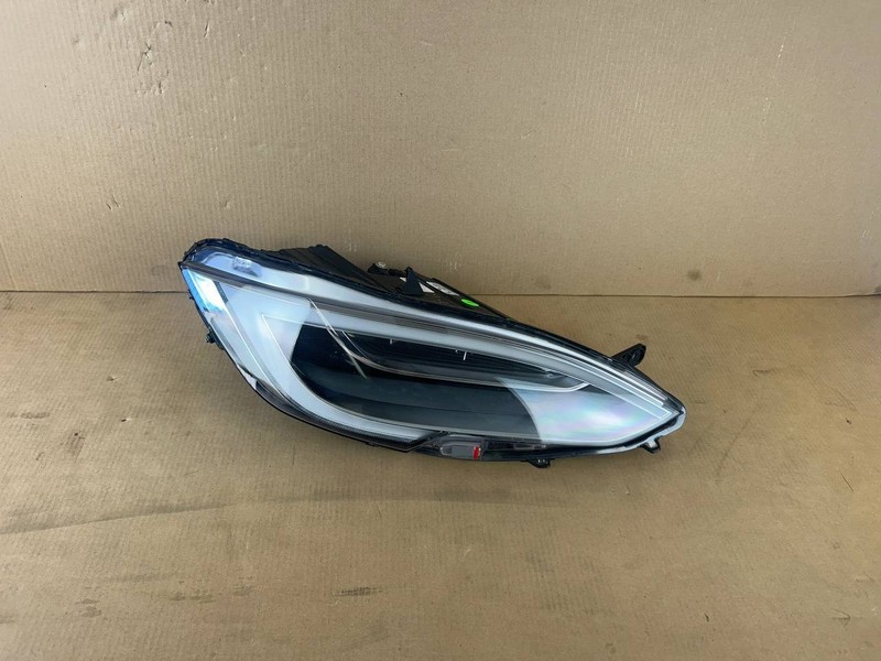 ✅Tesla Model S 15-20Front Right Side LED Headlight /broken tab 1053571-00-G