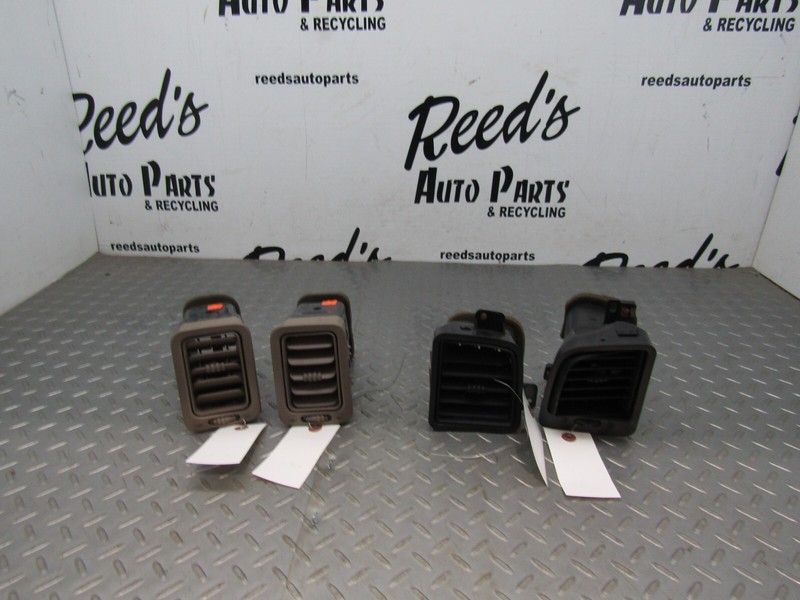 04-06 GMC YUKON SET OF DASH VENTS SIDE AC AIR VENT OEM