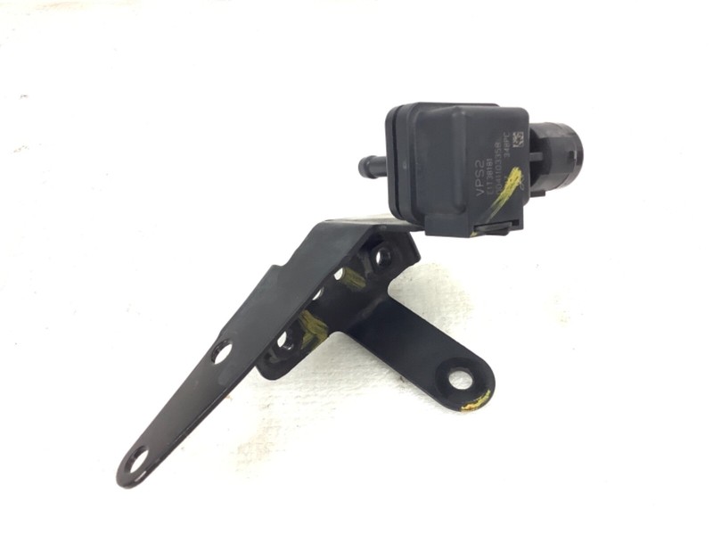 96-98 Civic EX Vent Pressure Sensor w. Bracket Gas Evap VPS2 Stay MAP Used OEM