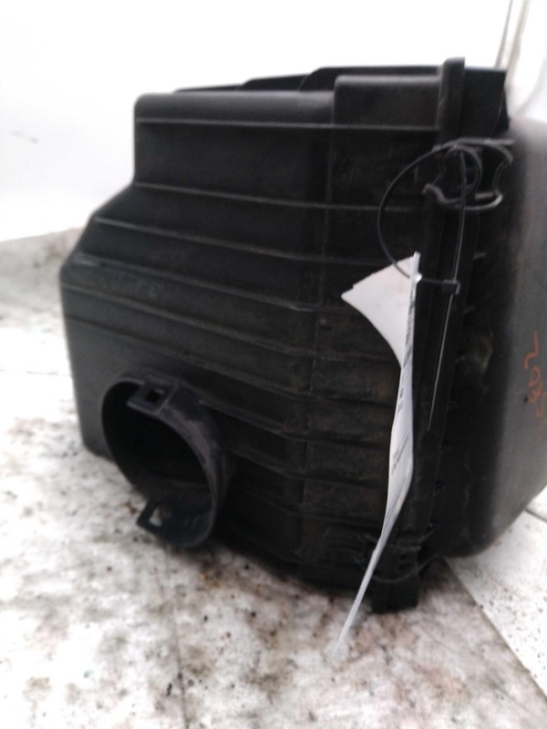 Used Air Cleaner Assembly fits: 2010 Jeep Liberty 3.7 Grade C